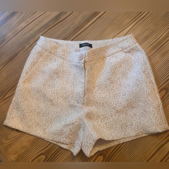 Verty Beige & White Paisley 2" Inseam Shorts - Picture 1 of 8